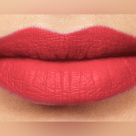 Mary Kay Gel Semi-Matte Lipstick RED STILETTO - Picture 3 of 5